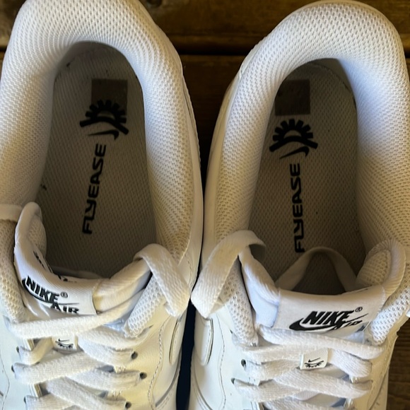 Nike Air Force One - Picture 2 of 6